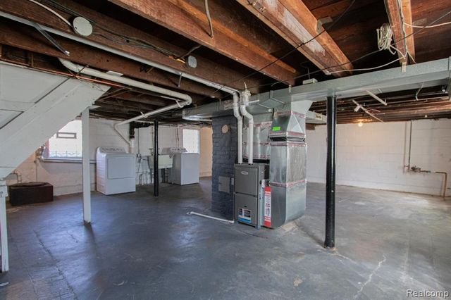 22871 Hayes Avenue, Eastpointe, MI 48021