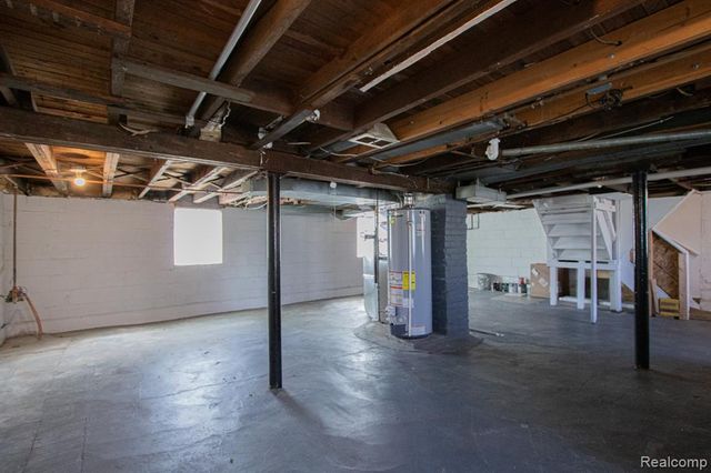 22871 Hayes Avenue, Eastpointe, MI 48021