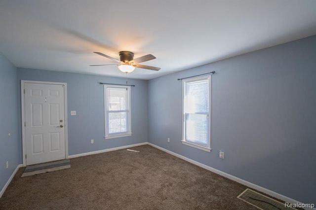 22871 Hayes Avenue, Eastpointe, MI 48021