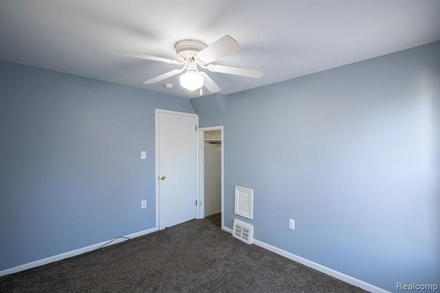 22871 Hayes Avenue, Eastpointe, MI 48021