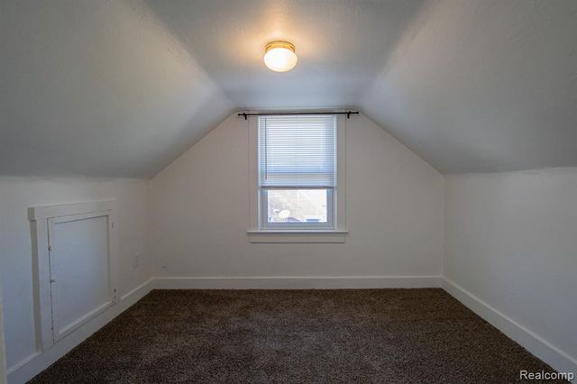 22871 Hayes Avenue, Eastpointe, MI 48021