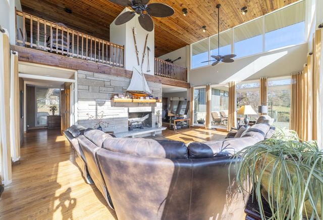 1050 Coolwood Drive, Valparaiso, IN 46385