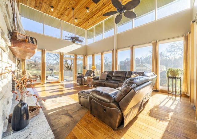 1050 Coolwood Drive, Valparaiso, IN 46385