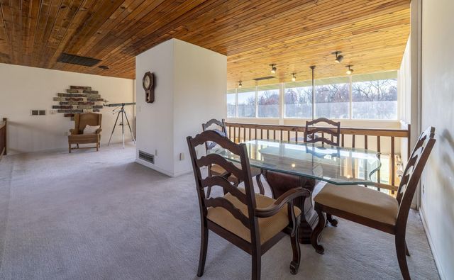 1050 Coolwood Drive, Valparaiso, IN 46385