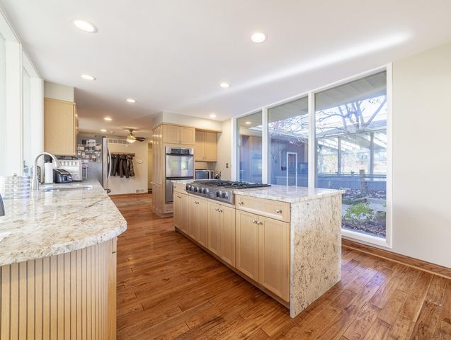 1050 Coolwood Drive, Valparaiso, IN 46385