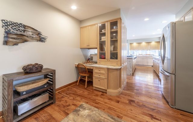 1050 Coolwood Drive, Valparaiso, IN 46385