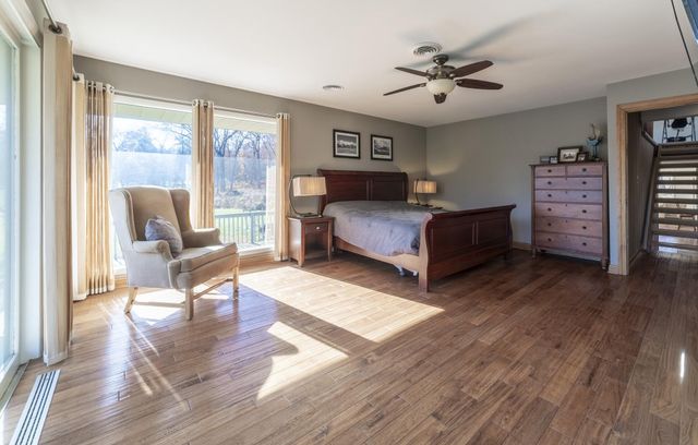 1050 Coolwood Drive, Valparaiso, IN 46385