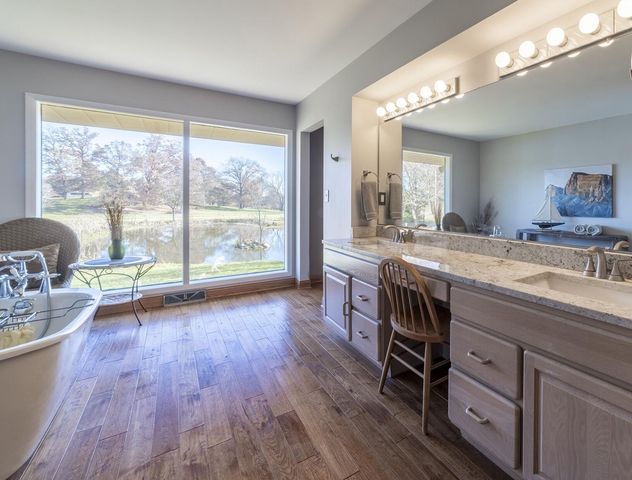 1050 Coolwood Drive, Valparaiso, IN 46385