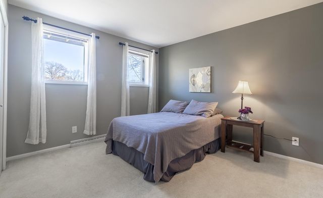 1050 Coolwood Drive, Valparaiso, IN 46385