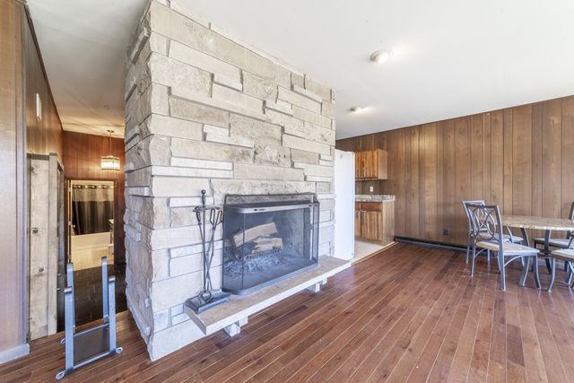 1050 Coolwood Drive, Valparaiso, IN 46385