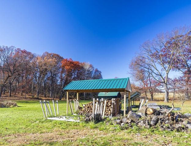 1050 Coolwood Drive, Valparaiso, IN 46385