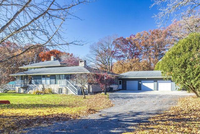 1050 Coolwood Drive, Valparaiso, IN 46385