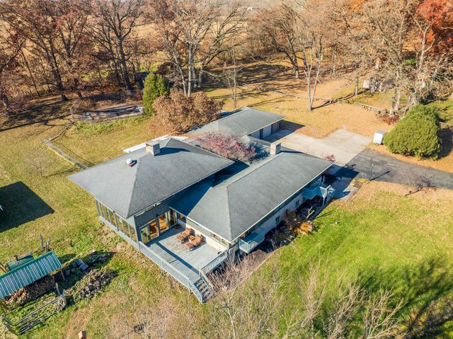 1050 Coolwood Drive, Valparaiso, IN 46385