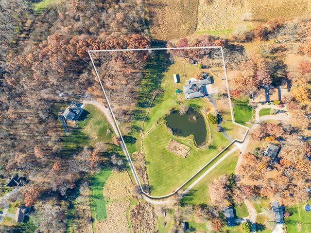 1050 Coolwood Drive, Valparaiso, IN 46385