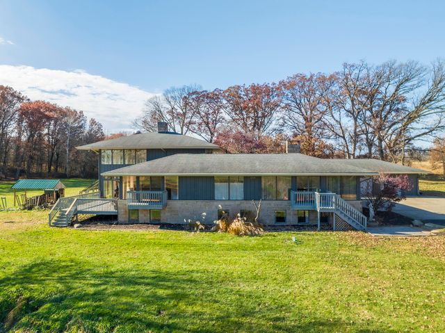 1050 Coolwood Drive, Valparaiso, IN 46385