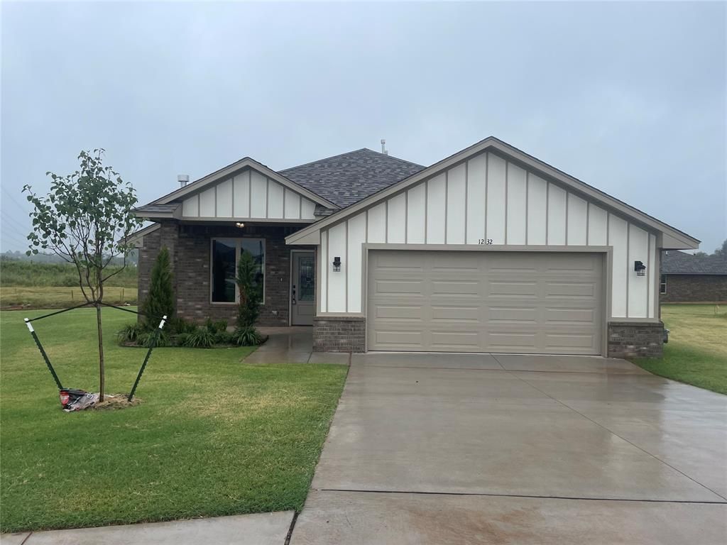 1232 E Ruger Lane, Mustang, OK 73064