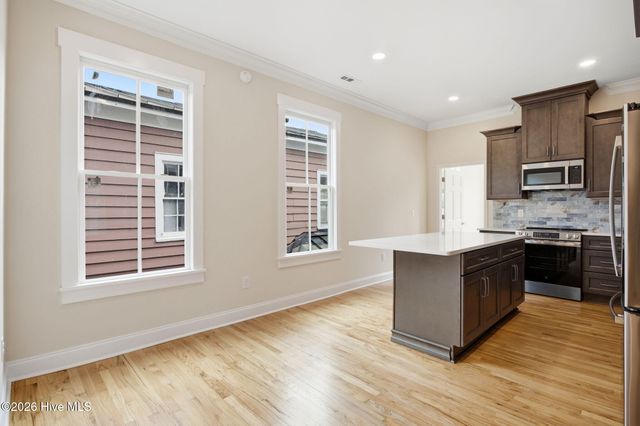 505 S 5th Avenue, Wilmington, NC 28401