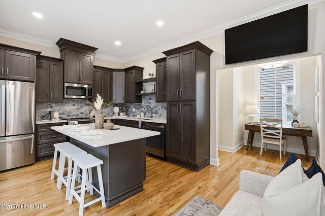 505 S 5th Avenue, Wilmington, NC 28401
