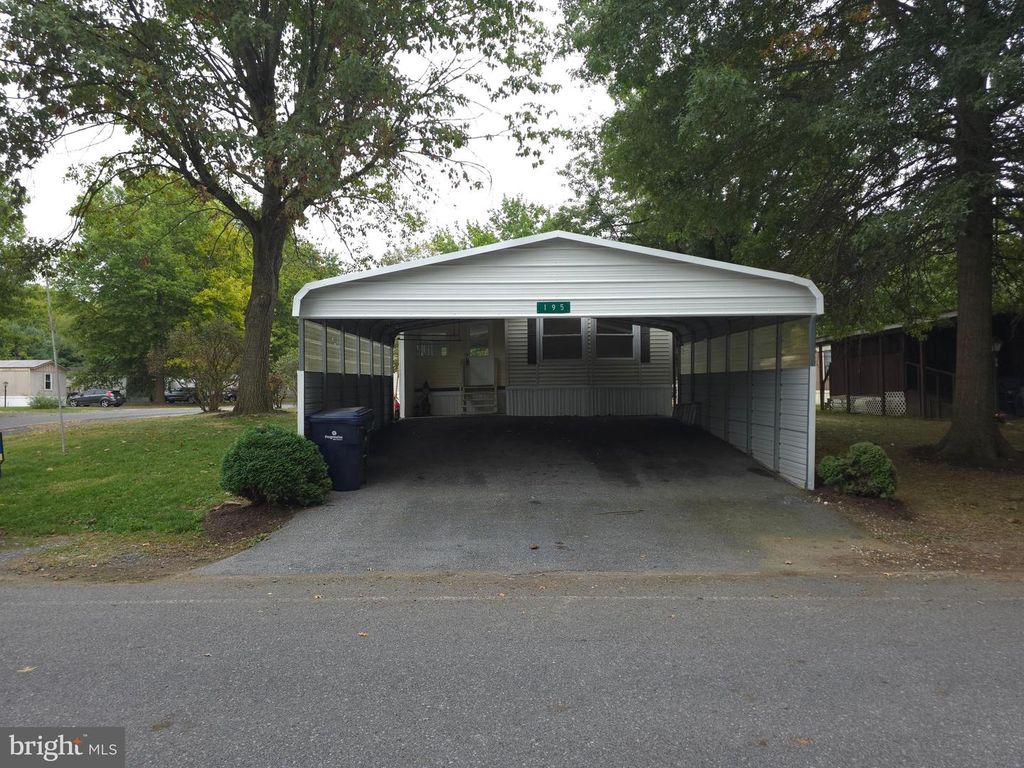 195 SHIPPENSBURG MOBILE EST, Shippensburg, PA 17257