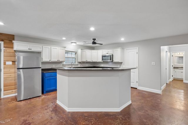 1382 Rogers Road, Newark, TX 76071