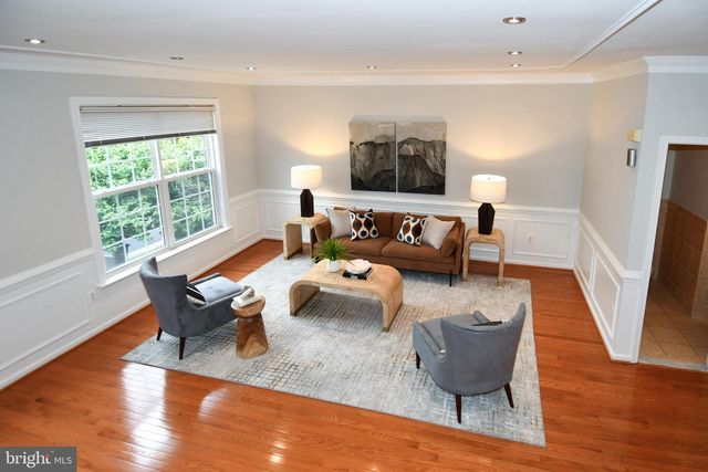 2444 LAURA MARK LN, Herndon, VA 20171