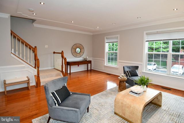 2444 LAURA MARK LN, Herndon, VA 20171