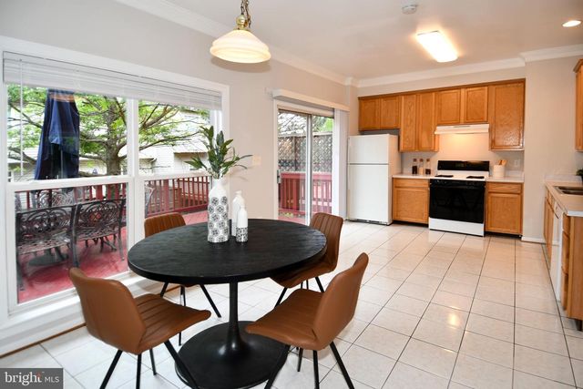 2444 LAURA MARK LN, Herndon, VA 20171