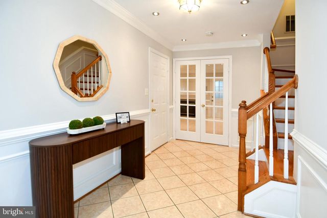 2444 LAURA MARK LN, Herndon, VA 20171