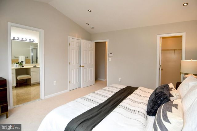 2444 LAURA MARK LN, Herndon, VA 20171