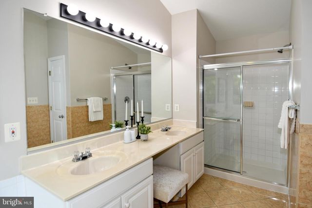 2444 LAURA MARK LN, Herndon, VA 20171