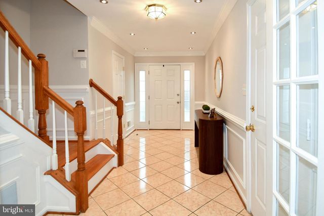 2444 LAURA MARK LN, Herndon, VA 20171