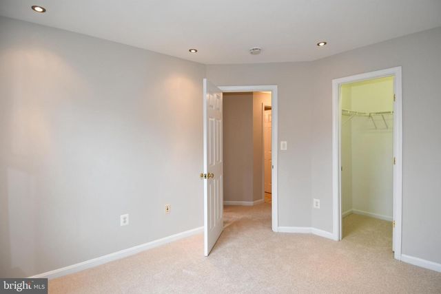 2444 LAURA MARK LN, Herndon, VA 20171