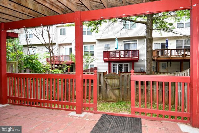 2444 LAURA MARK LN, Herndon, VA 20171