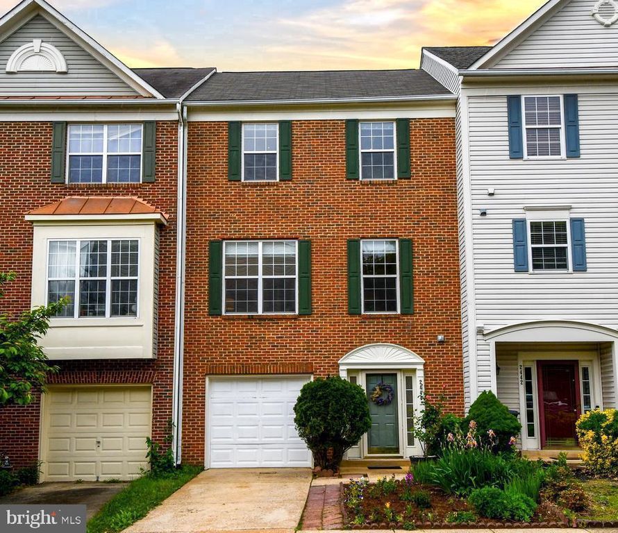 2444 LAURA MARK LN, Herndon, VA 20171