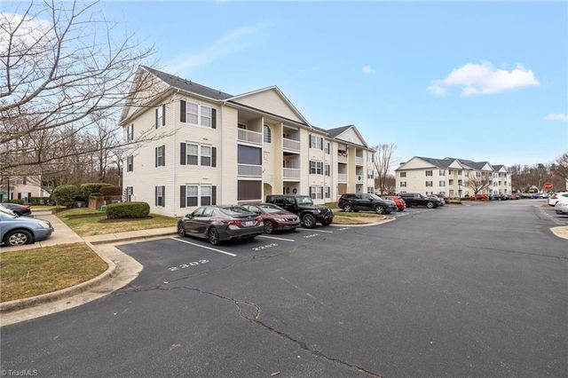 2204 Mcconnell Drive, Kernersville, NC 27284