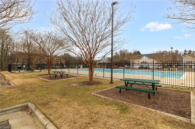 2204 Mcconnell Drive, Kernersville, NC 27284