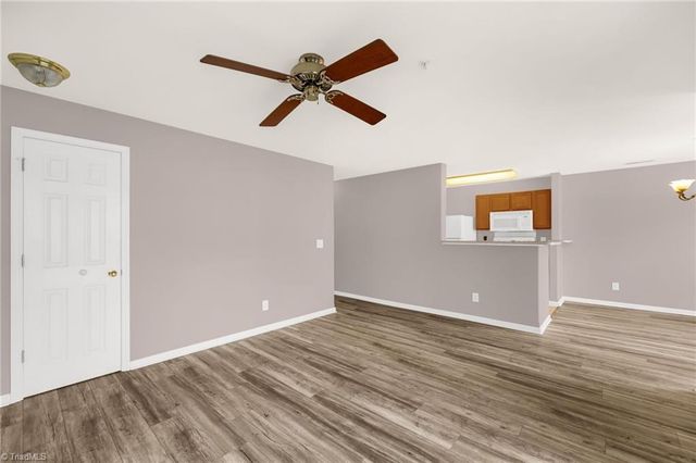 2204 Mcconnell Drive, Kernersville, NC 27284