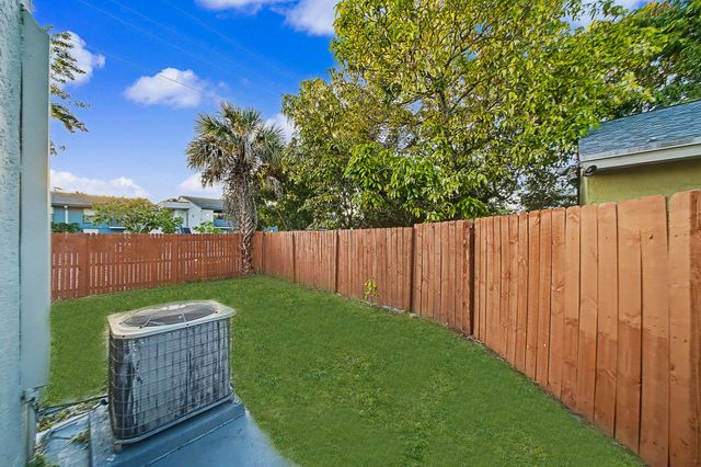 5789 WOODLAND POINT Drive, Tamarac, FL 33319