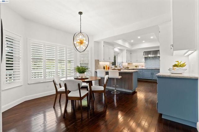 696 Blue Spruce Dr, Danville, CA 94506