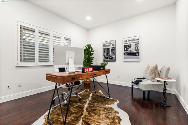 696 Blue Spruce Dr, Danville, CA 94506