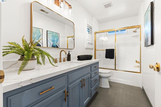 696 Blue Spruce Dr, Danville, CA 94506