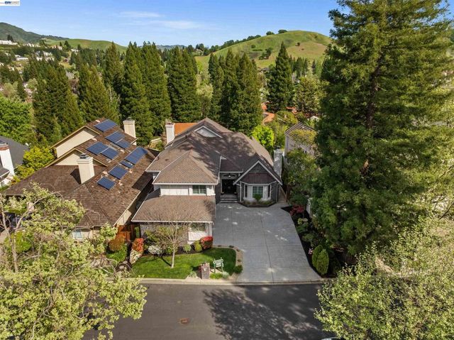 696 Blue Spruce Dr, Danville, CA 94506