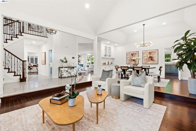 696 Blue Spruce Dr, Danville, CA 94506