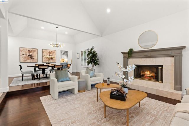 696 Blue Spruce Dr, Danville, CA 94506