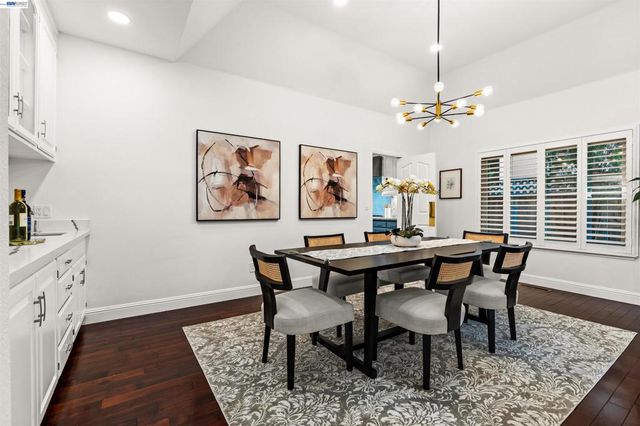 696 Blue Spruce Dr, Danville, CA 94506