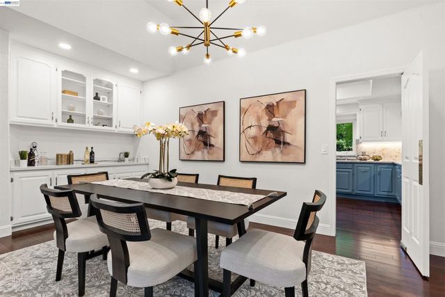 696 Blue Spruce Dr, Danville, CA 94506