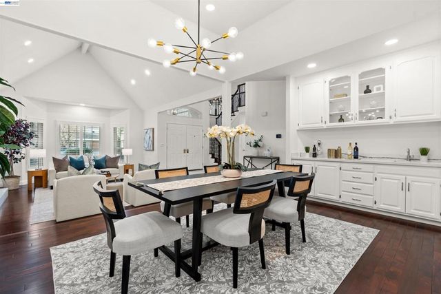 696 Blue Spruce Dr, Danville, CA 94506