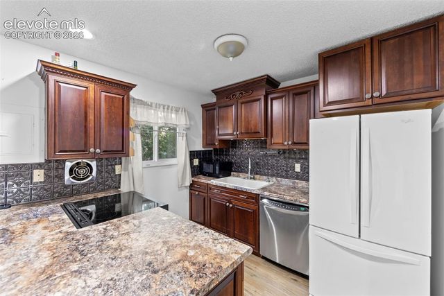 1727 Chautauqua Drive, Colorado Springs, CO 80915