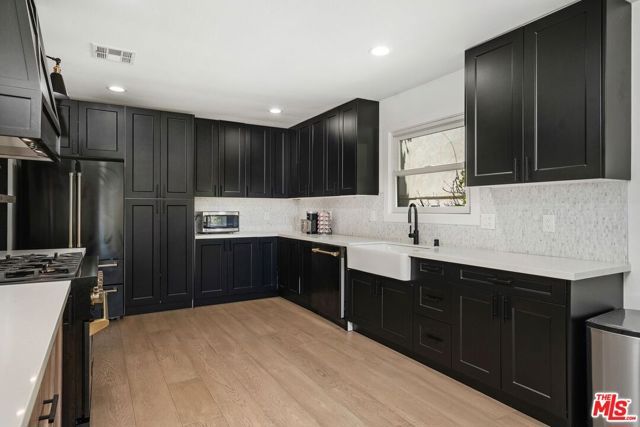 3304 Shelby Drive, Los Angeles, CA 90034