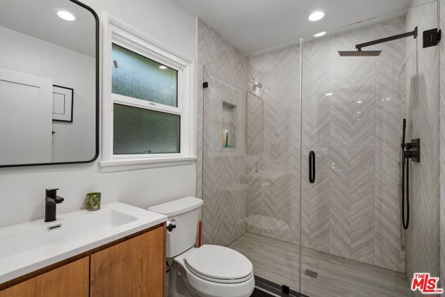 3304 Shelby Drive, Los Angeles, CA 90034